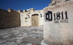 1811 Cave Hotel