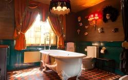 Crazy Bear Hotel Beaconsfield