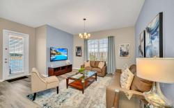 Lakeview Condo, Directly Next To Pool! *Near WDW*