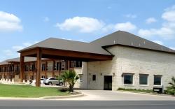 Pearsall Inn and Suites