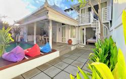 Villa Helenia Canggu, 3BR Pool,  4Mins to FINNS