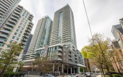 Modern Lillian St Apartments by GLOBALSTAY
