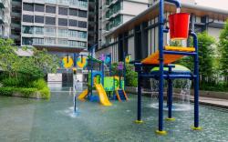 Lavile Infinity Pool , Walk to Sunway Velocity MRT