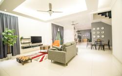 The Duyong Dream - British Cottage House