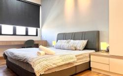 Urban Vista: City Center Retreat with InfinityPool