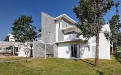 Royal County Villa by StayJade|Jacuzzi|BBQ|Lawn|AC