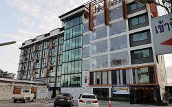 IZEN Budget Hotel & Residences