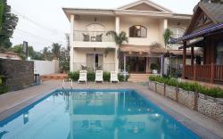 Foxoso Aaristo Baga Beach Resort