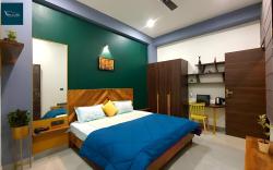 Golden House...by"ven a casa-home stays"