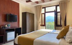 Hotel Nirvana Palace Near Parmarth Niketan