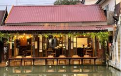 Thanicha Resort