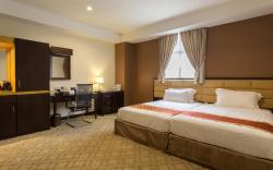 Hallmark Crown Hotel