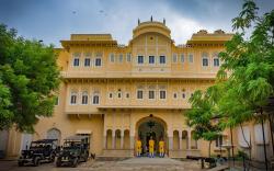 Castle Khandela Hotel