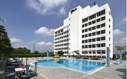 Clarks Avadh