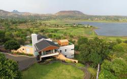 StayVista at Pearl Lakeview Mansion