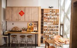 Orange Moon Inn