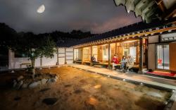 Boryeong dalitteumyeonkkochipigo Hanok Stay