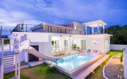 Cleo Pool Villa