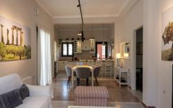 Angelinas Quarters - Kalamata Mediterranean Villas