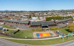 Te Anau Top 10 Holiday Park