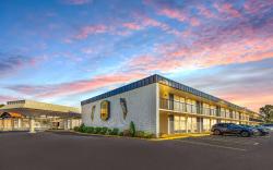 Super 8 by Wyndham Riverside AL