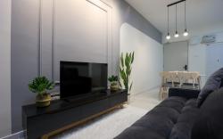 Comfortable and Sweet Home 5 pax Glenmarie