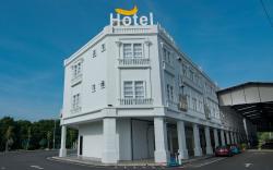 Big Banana Hotel