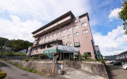 HOTEL VILLAGE