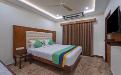 Treebo Aaravi Residency, 800 Mtrs From Promenade Beach
