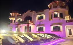 The Quila Camps & Resort