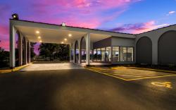 Red Roof Inn & Conference Center Chicago - N Aurora/ Naperville
