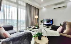 Exquisite 4-BR Level 32 in KSL(Wifi)