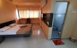 Sugandha Lodge, Solapur