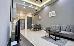 Paradigm Residence, Honeymoon by Guesthouse (2pax)