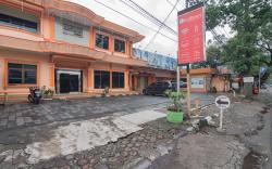 RedDoorz @ Achino Hotel Bandung