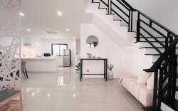 Kira House | 4BR 3BA | Naiyang Beach | HKT Airport