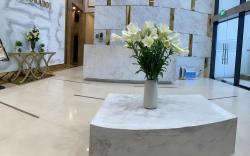 West lake apartment with swimming pool & gym