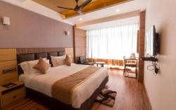 The Regal Hotel & Lounge