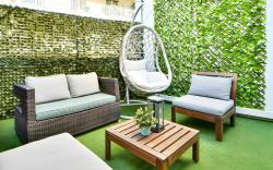 IQ Residences - Athens Way Apartments