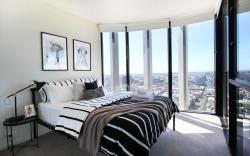 Sky-High Residence 2B2B, Queen St, Heart of City