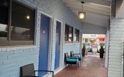 Hollywood Gardens Inn & Suites