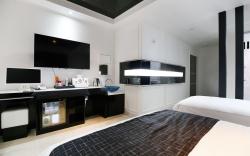 Jun Self Check-in Motel