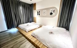 Midvalley Mosaic Muji w 3BR bathtub