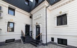 Chic Boutique House