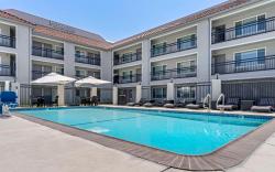 Country Inn & Suites by Radisson, Vallejo Napa Valley, CA