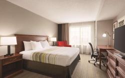 Country Inn & Suites by Radisson, Willmar, MN