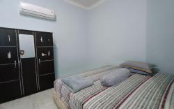 OYO 92806 Penginapan Geby Syariah