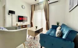 Cozy 2BR Suite with Balcony