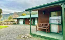 Kiwi Park Motels & Holiday Park