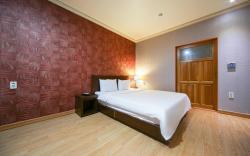 Miryang Tourist Hotel